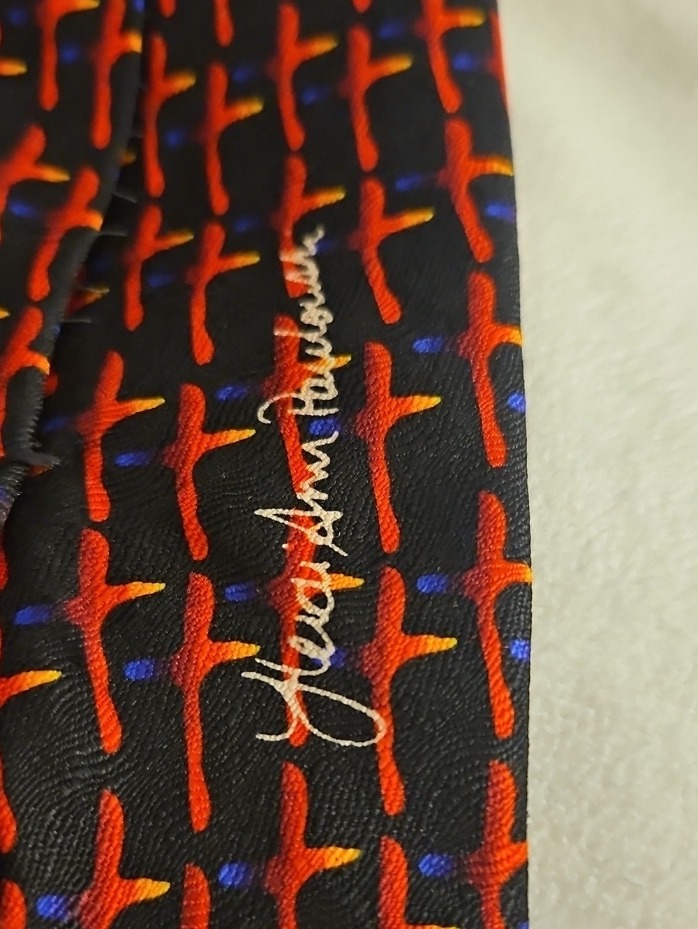 Vtg RM STYLES Artsy 1998 Cross Repeat Blend Silk Tie - Picture 6 of 10